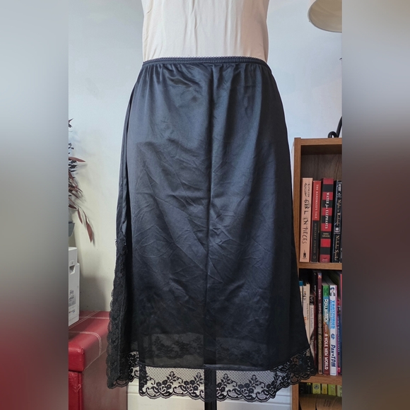 Vintage Mel Lin Half Slip Lace Hem Black Nylon Size Medium - Picture 10 of 10